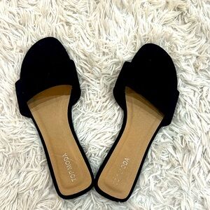 Women’s Black sandals!